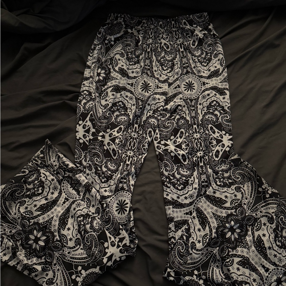 Black and White Paisley Print Pants